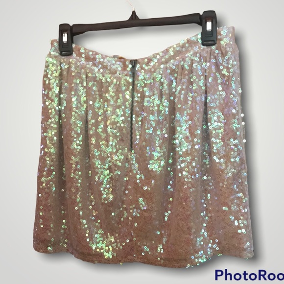 🆕 BCBGeneration Nude 💚💜💙Iridescent Sequin Skirt - Picture 3 of 7